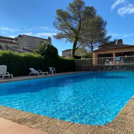 Villa, Avec Piscine, Proche Mer, Gare Et Commerce Villa *