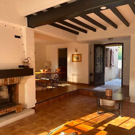 Villa, Avec Piscine, Proche Mer, Gare Et Commerce Villa *
