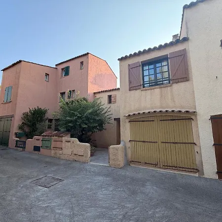 Villa, Avec Piscine, Proche Mer, Gare Et Commerce Villa