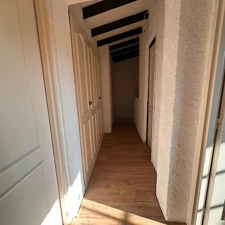 Villa, Avec Piscine, Proche Mer, Gare Et Commerce Villa *