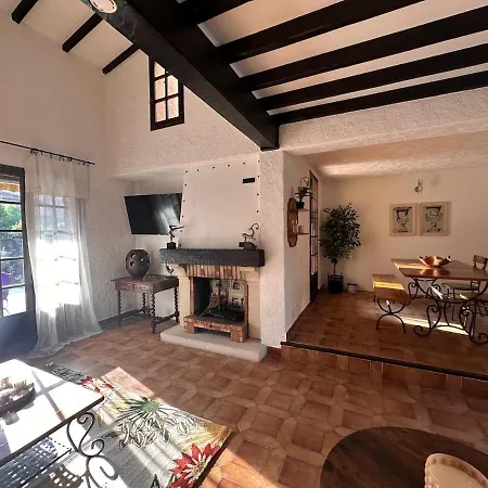 Villa, Avec Piscine, Proche Mer, Gare Et Commerce Villa *