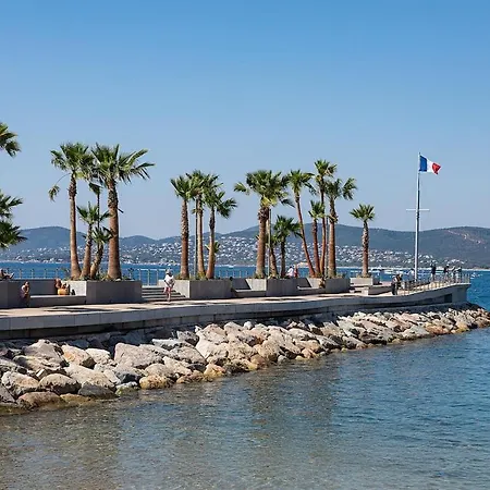 Villa, Avec Piscine, Proche Mer, Gare Et Commerce Villa Saint-Raphaël
