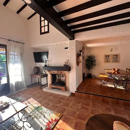 Villa, Avec Piscine, Proche Mer, Gare Et Commerce Villa *