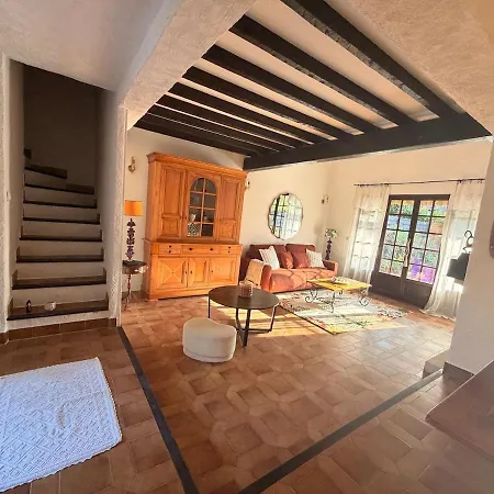 Villa, Avec Piscine, Proche Mer, Gare Et Commerce *